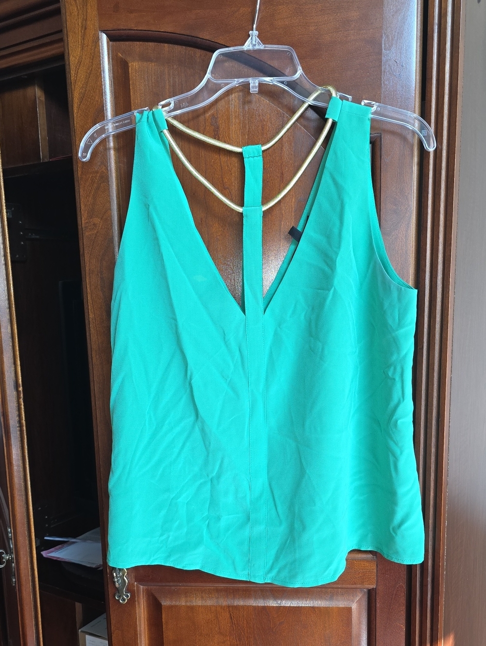 BCBGMaxAzria Sleeveless V-Neck Top with Gold Strap Detail Lg - Picture 2 of 5